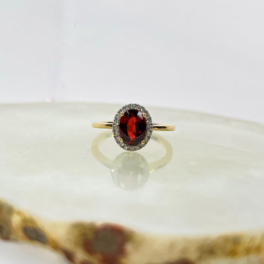 Diamantring med Rød Granat 0.20ct tw/si