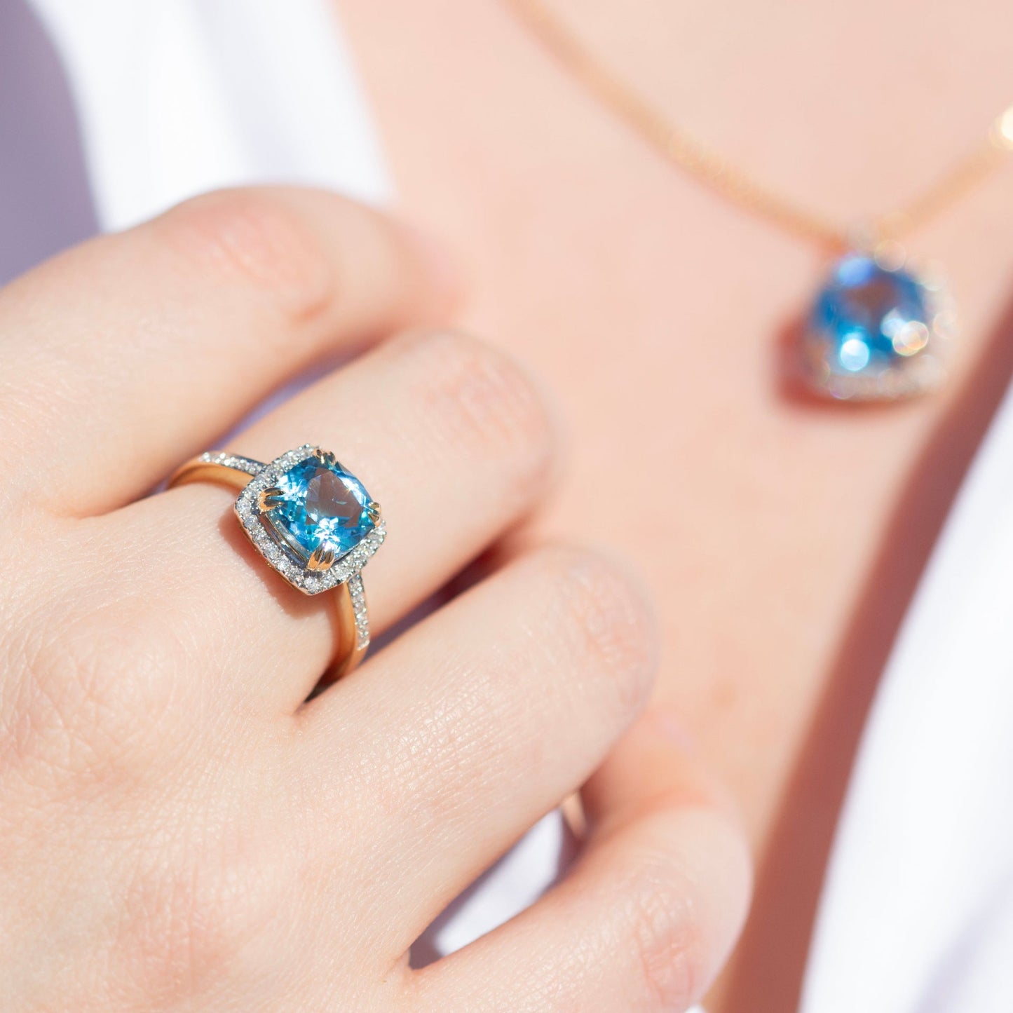 Bloom Diamantring i Gult Gull - 0.20ct tw/si Diamanter - 2.40ct Blå Topas  - 14kt Gull (585)