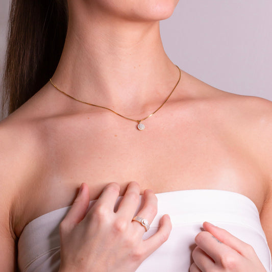 Halssmykke i Hvitt/Gult Gull (585) med 0.10ct TW/SI Diamanter