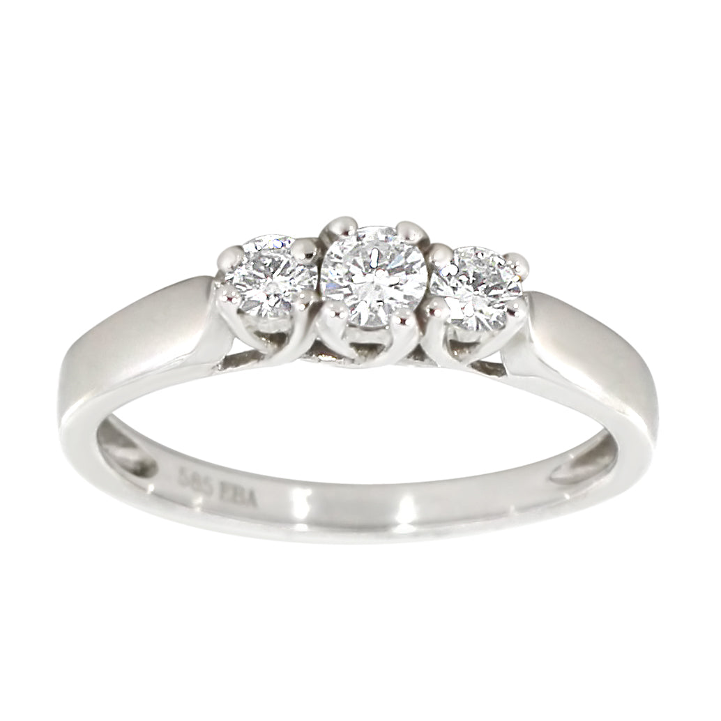 Diamantring i  Hvitt Gull og tre Diamanter 0,25 TW/SI