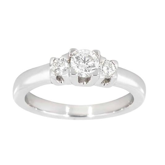 Diamantring gult eller hvitt gull og tre diamanter 0,50ct TW/SI