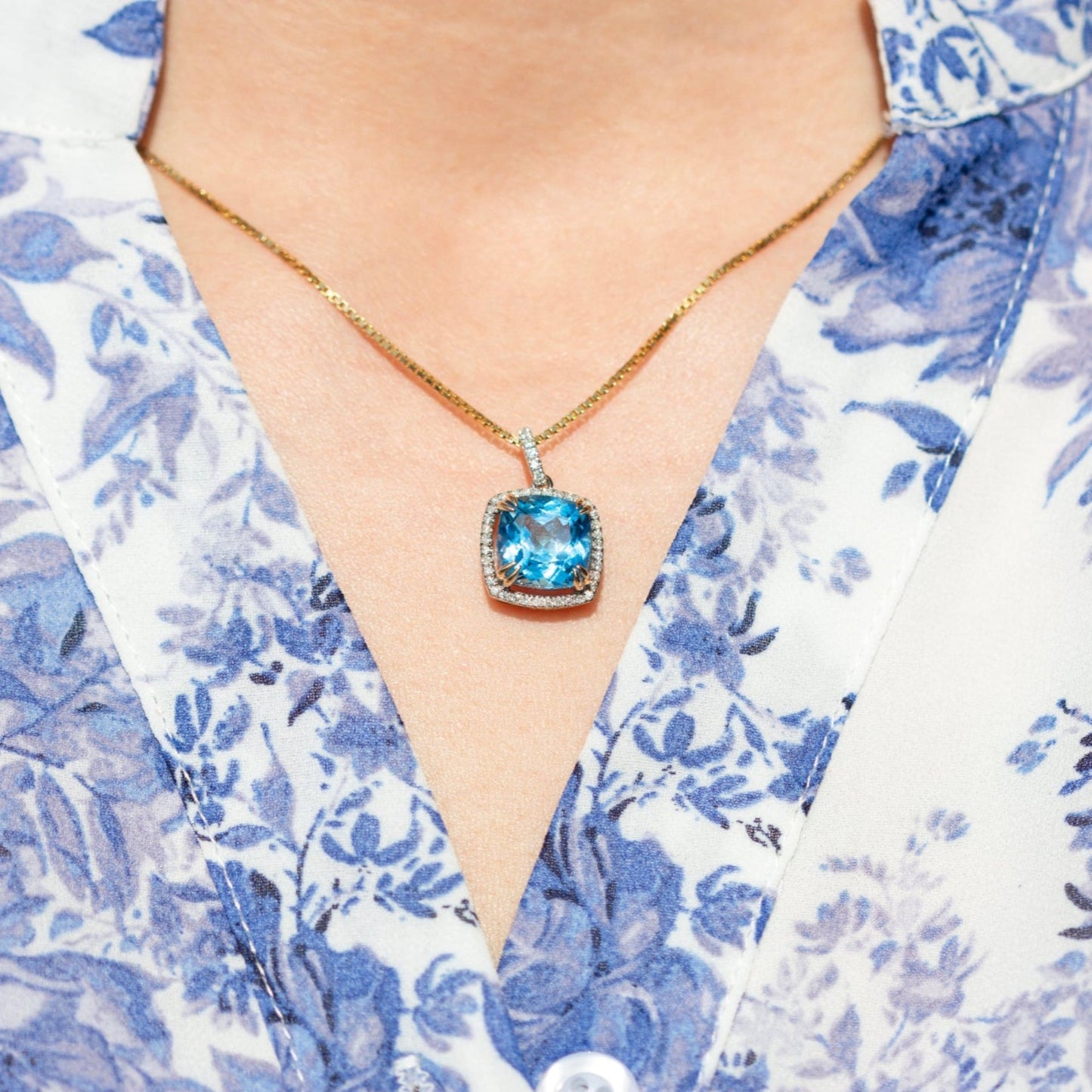 Bloom Diamantanheng i Gult Gull - 0.20ct tw/si Diamanter - 4.10ct Blå Topas  - 14kt Gull (585)
