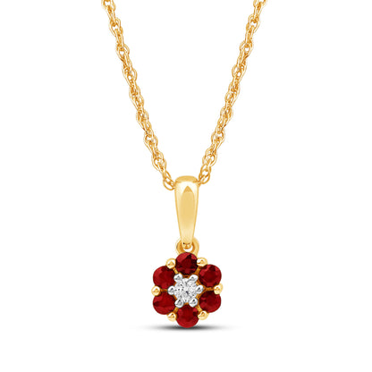 Diamanthalssmykke i hvitt og gult gull, 0.03ct TW/Si og 0.19ct rubin