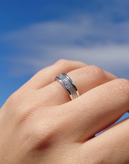Diamantring rekkering i hvitt, gult eller roségull tot 0,35ct TWSI