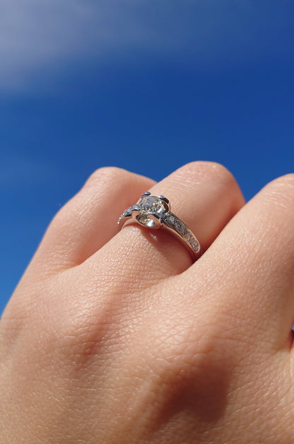 Diamantring i hvitt gull, 0.80CT TWSI
