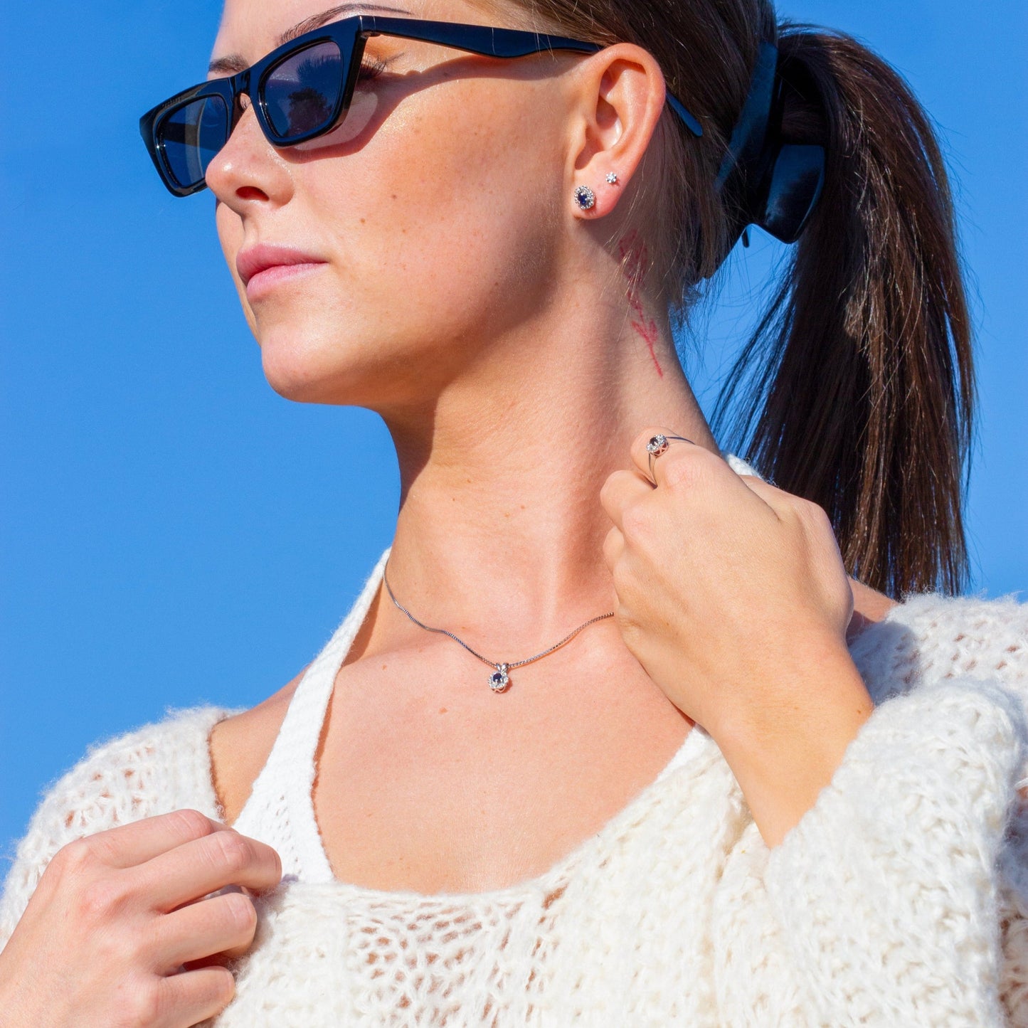 Diana Diamantanheng med safir og diamanter 0,03ct TWSI