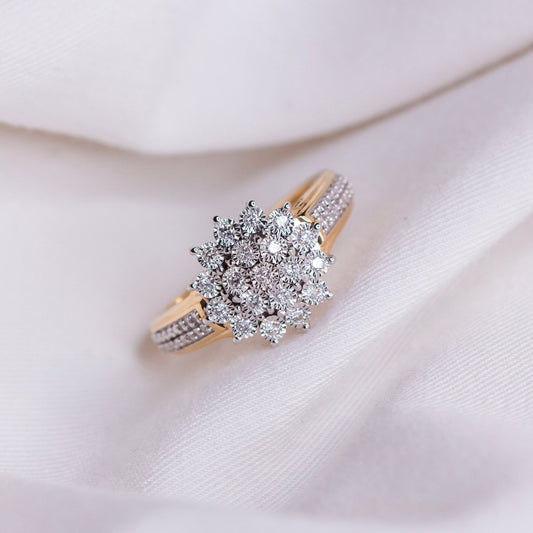 Diamantring i Gult eller Hvitt Gull (585) med 0.23ct TW/SI Diamanter