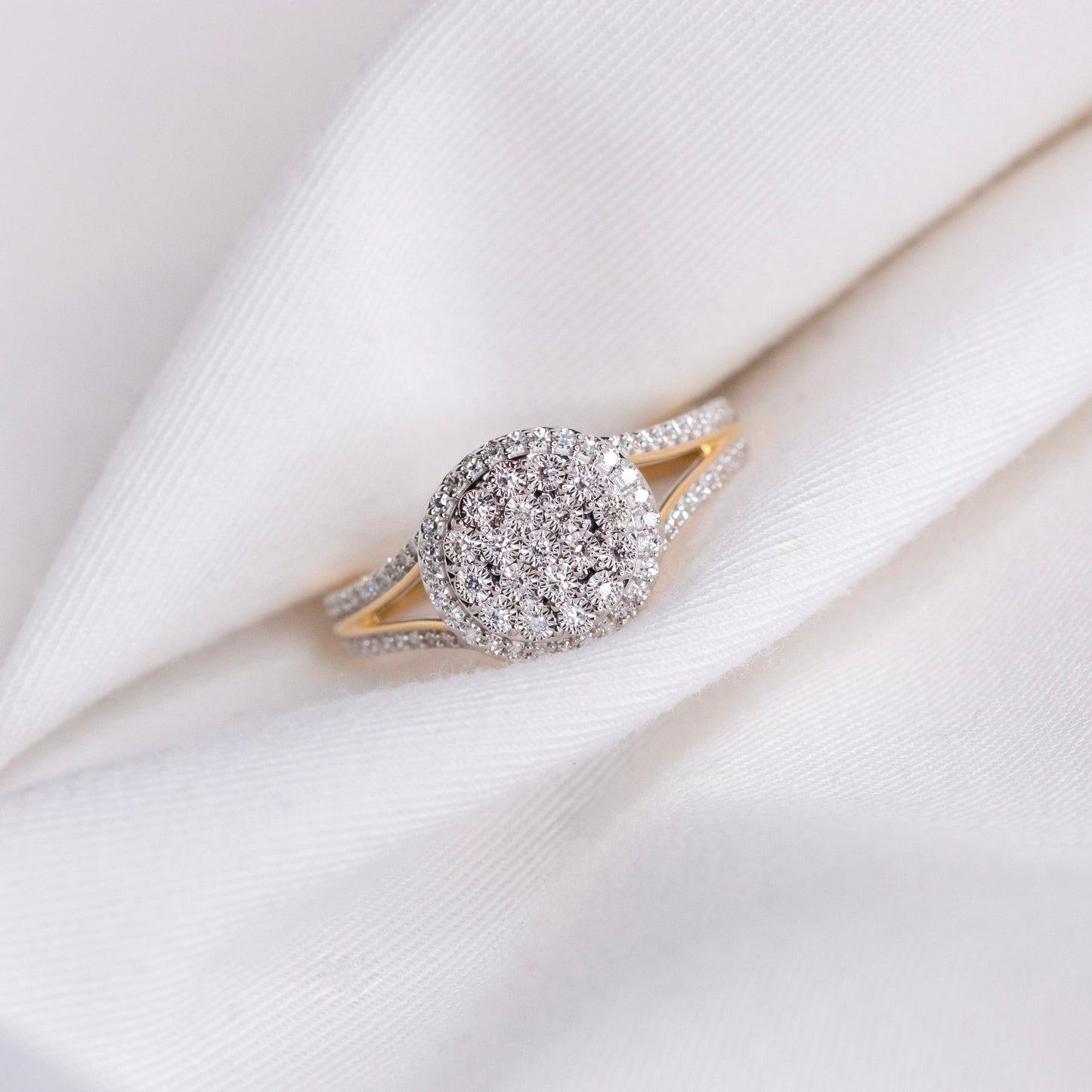 Diamantring i Hvitt eller Gult Gull (585) med 0.25ct TW/SI Diamanter