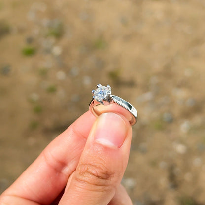 Victoria enstens diamantring i Hvitt/Gult Gull, 1.00CT TWSI - Med Intenasjonalt Diamantsertifikat