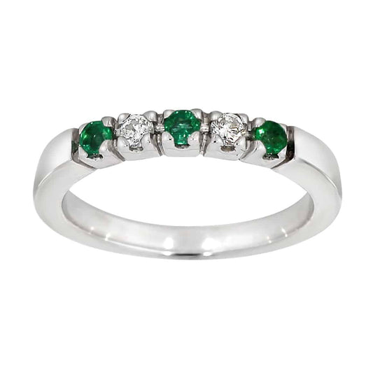 Diamantring med smaragd i hvitt gull, 2 dia tot 0,10 + 3 smaragder - Diamanthuset